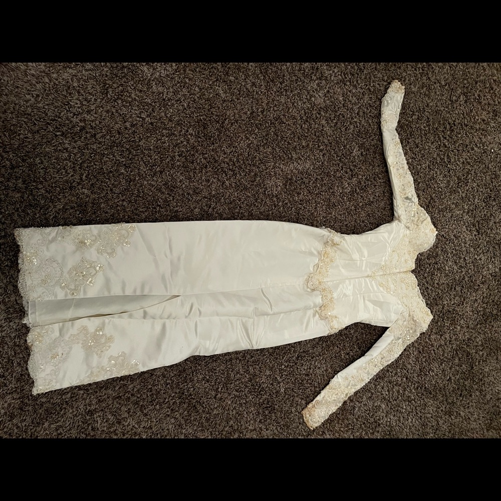 1992 classic fitted dress.